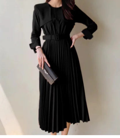 Vestido Plissado Chique com Casaco de Trincheira com Cinto